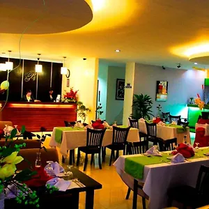 el-bajada.davao-hotels.com/